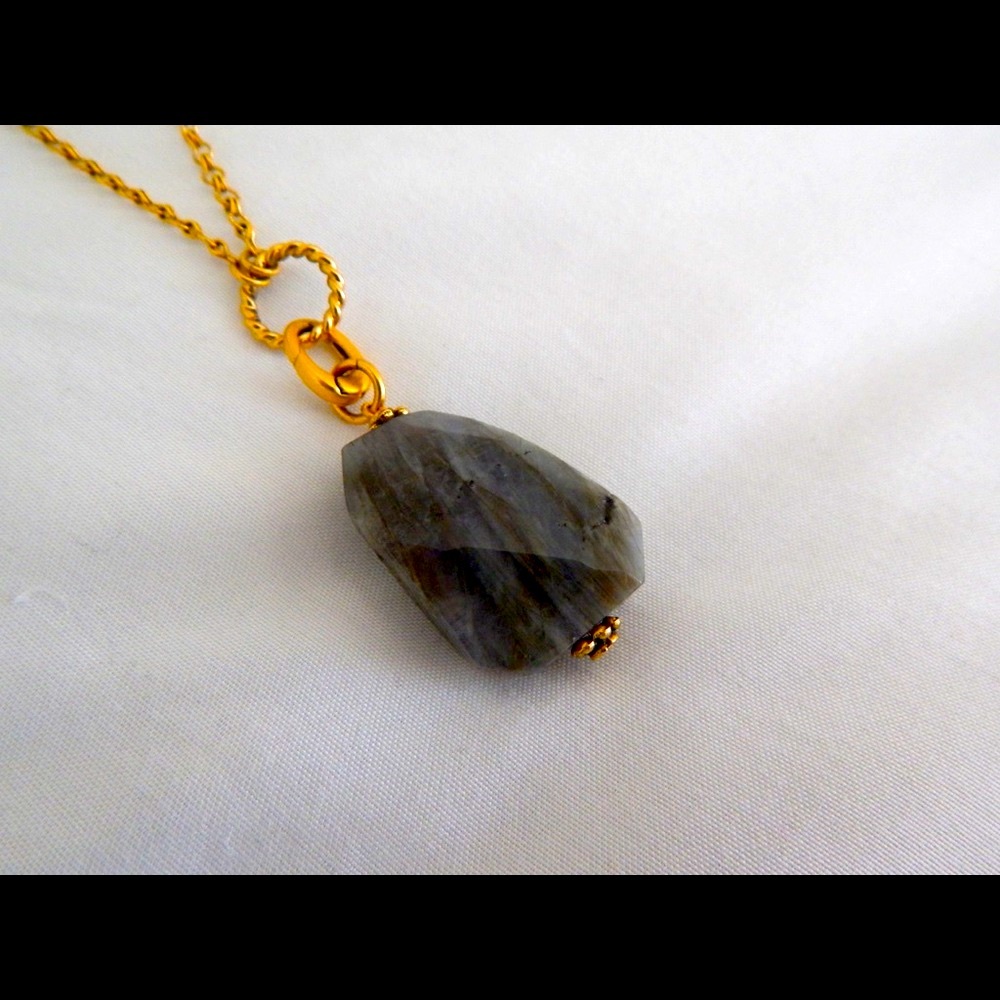 Layered Stone Pendant Necklace